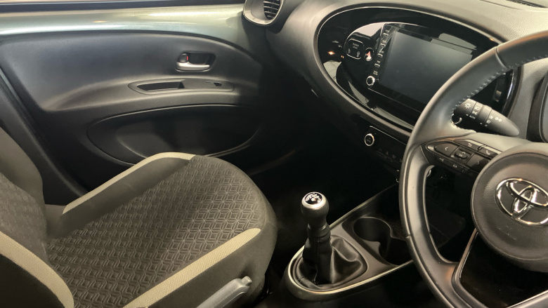 Toyota Aygo X 1.0 VVT-i Edge 5dr Petrol Hatchback